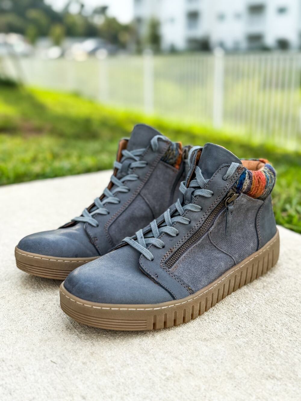 Comfortiva Gray Leather Suede High Top Sneakers Side Zip Women’s Size 11M